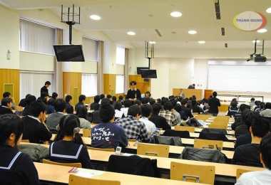GIỜ HỌC BÊN TRƯỜNG NHẬT NGỮ